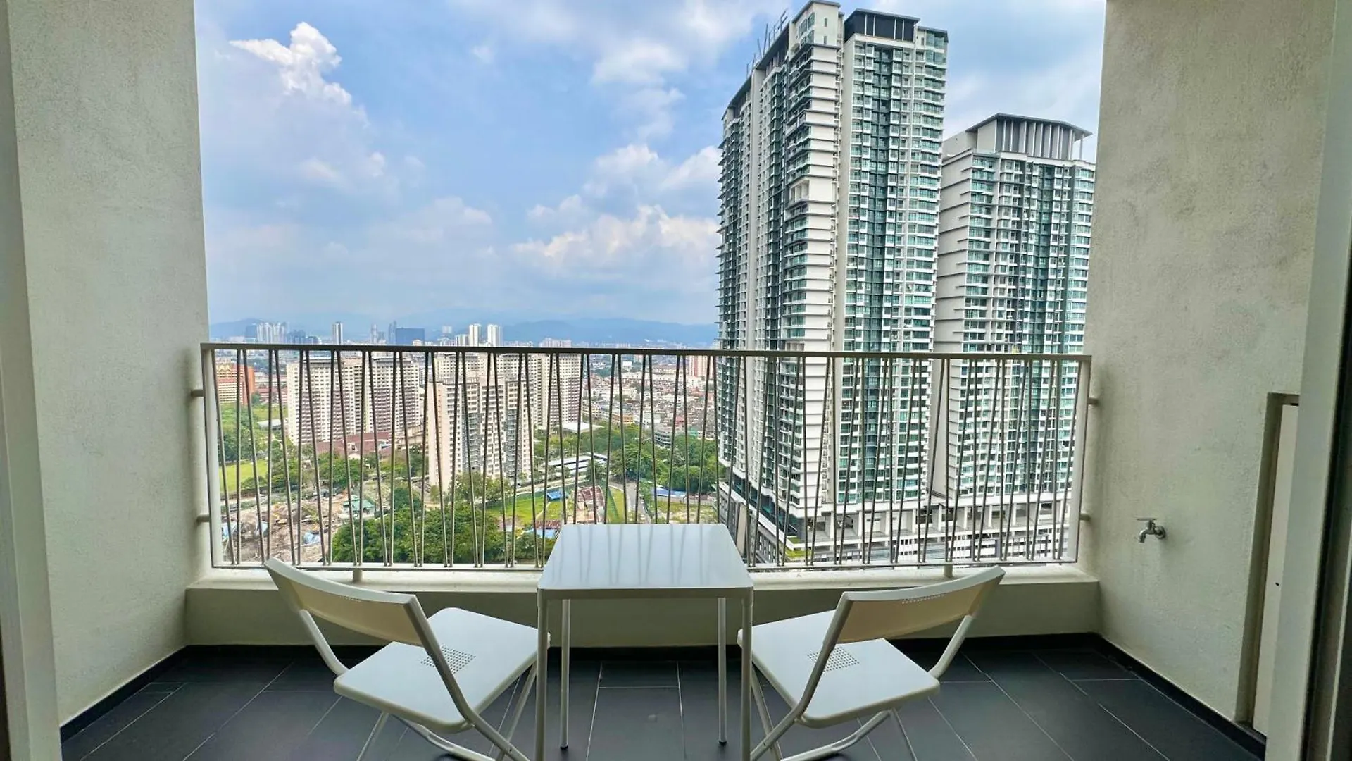 Una Serviced Apartment By Manatidur Kuala Lumpur