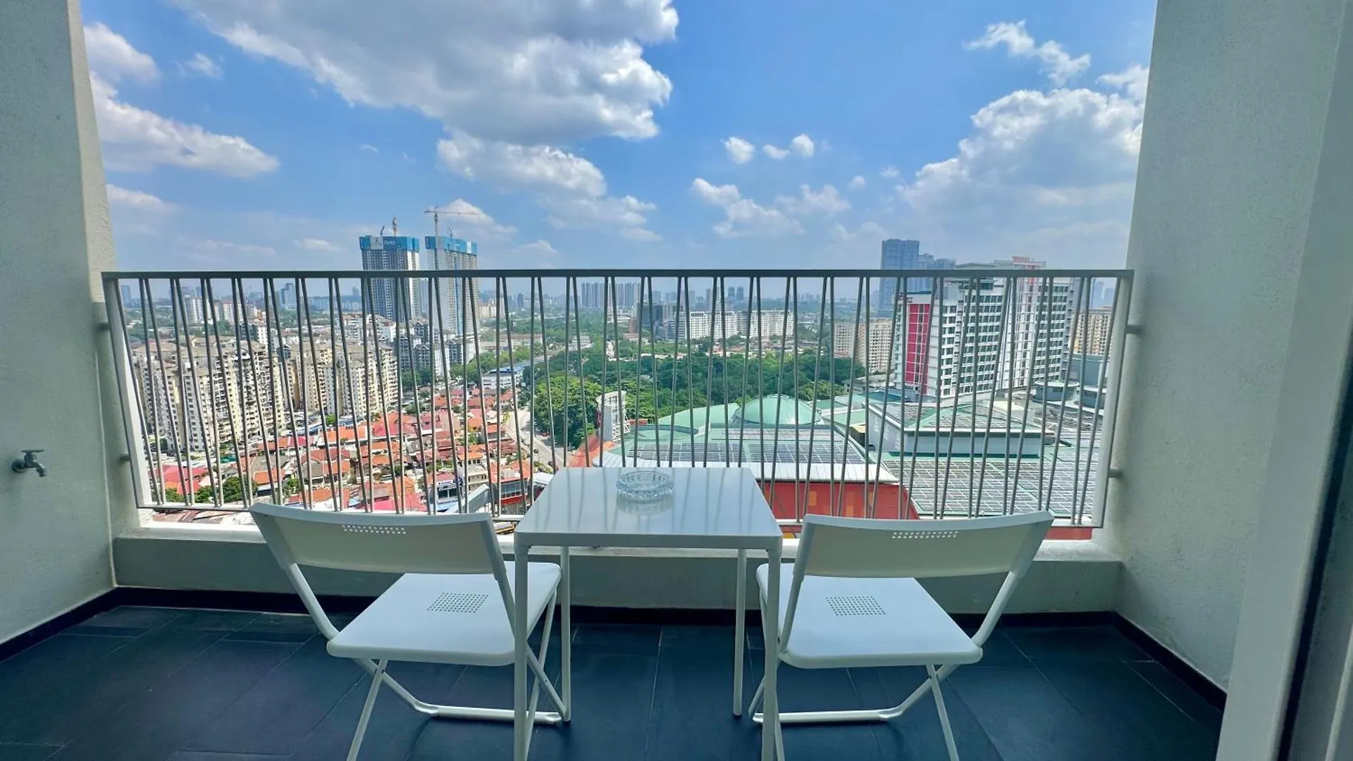 Una Serviced Apartment By Manatidur Kuala Lumpur